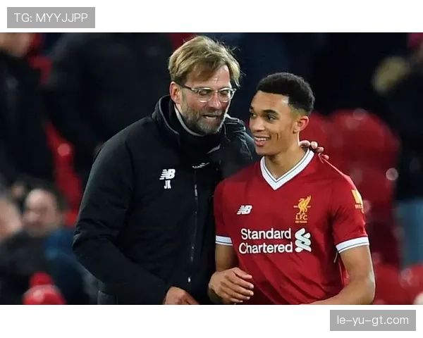 荷兰新星阿克右后卫闪耀赛场，未来可期引多方关注