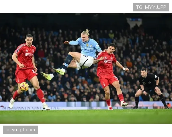 德布劳内十年铸就曼城传奇，中场核心持续闪耀英超赛场