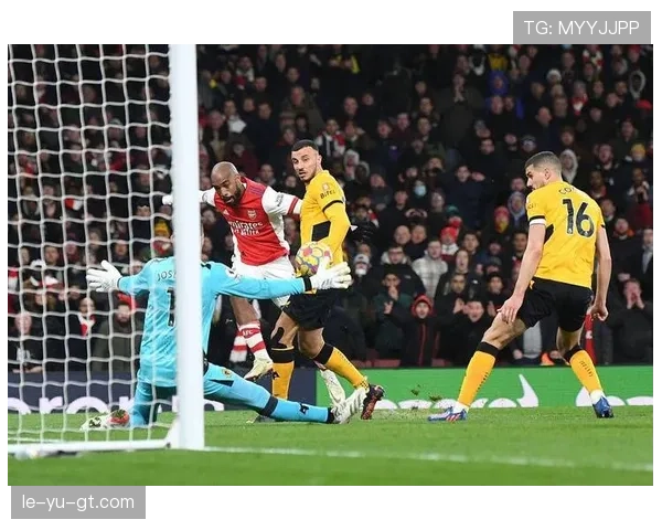 伯恩茅斯战术灵活多变，状态回暖全力迎战新赛季