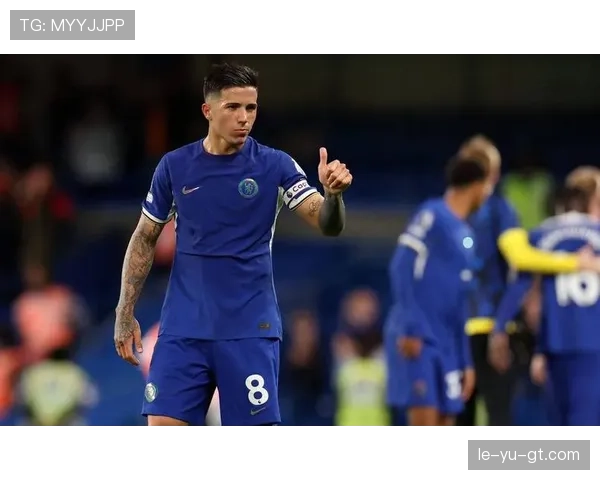 切尔西陷入困境：中场失控与后防危机如何拖垮豪门复兴之路？
